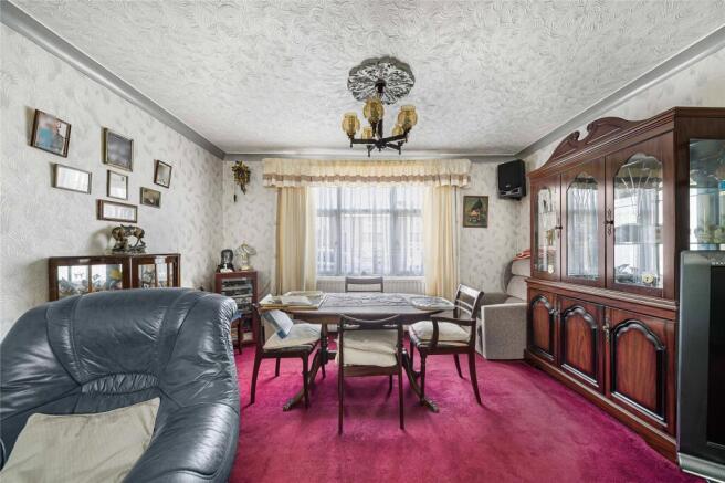 Lounge/Dining