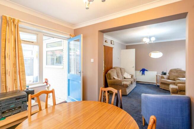 Lounge/Dining Room