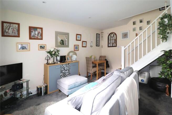 Armadale Road, Woking, Surrey, GU21 photo 3