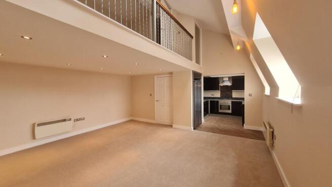 2 bed Flat to rent Image 4