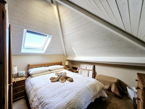 4 bed Detached Bungalow for sale Image 11