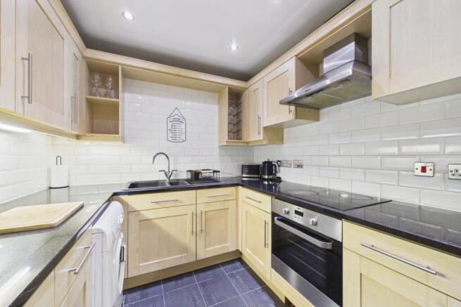 2 bed Flat for sale Image 10