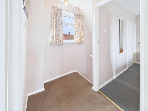 2 bed Semi-Detached for sale Image 8