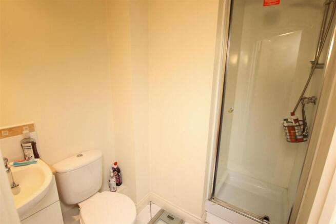 2 bed Flat for sale Image 6