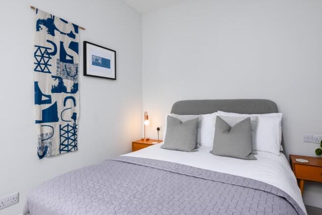 2 bed Terraced to rent Image 12