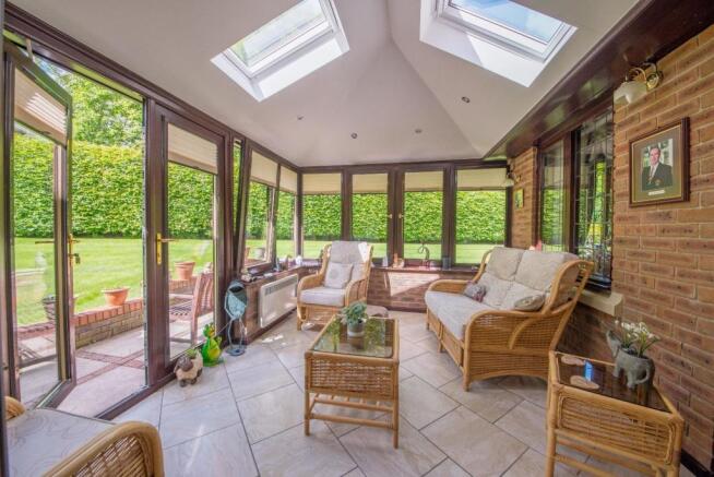 GARDEN ROOM
