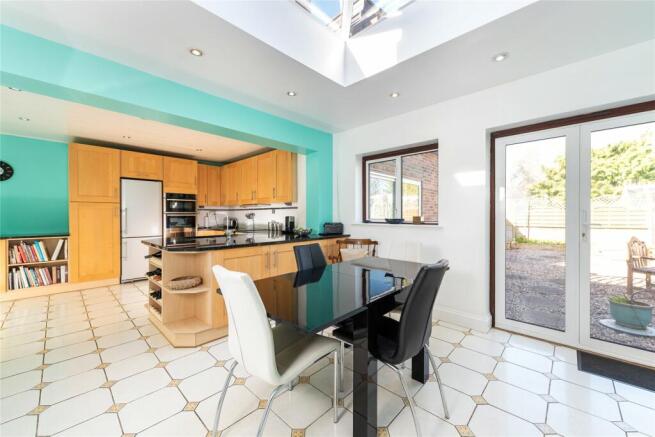 Kitchen/Breakfast Rm