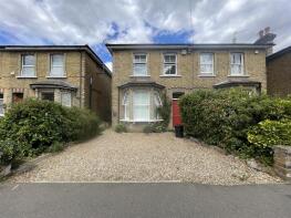 First Floor Flat, 19, The Greenway, Uxbridge UB8 2PH