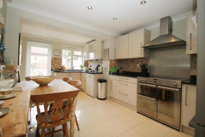 Kitchen_1_bright.JPG