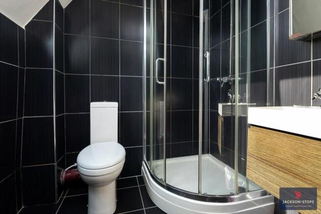 Ensuite To Bed 1