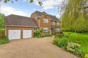 Romney House, The Street, Bethersden TN26 3AD