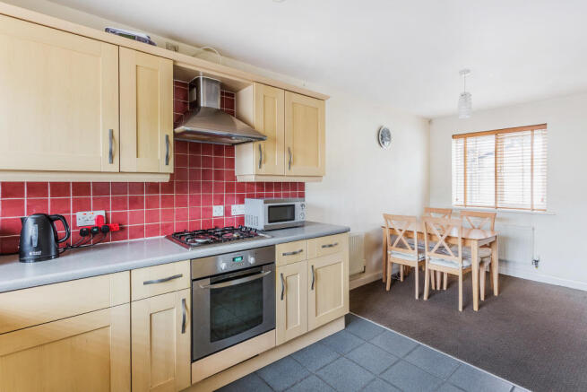 16-Priestlands-Close-9.jpg