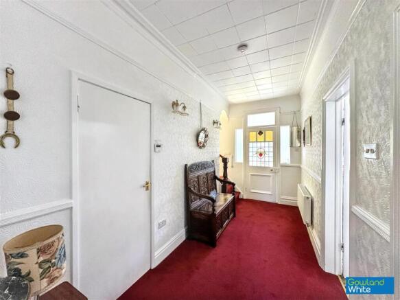 4 bed Semi-Detached for sale Image 4