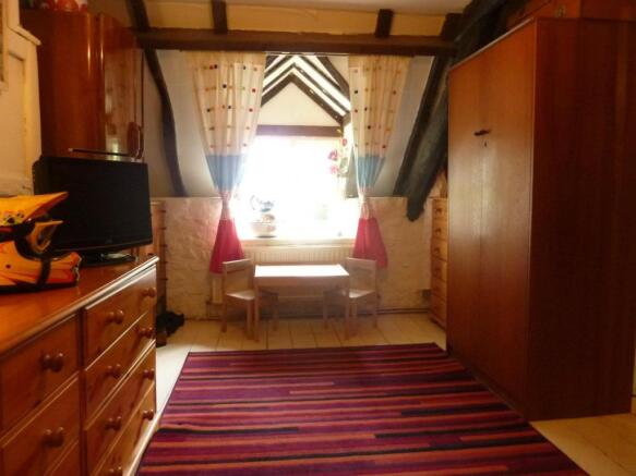 ANOTHER ROOM ASPECT