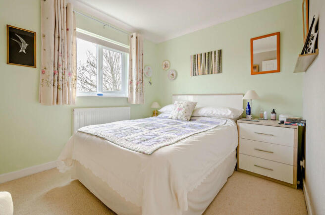 8682845-interior1...