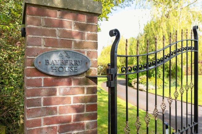 Entrance, Bayb...