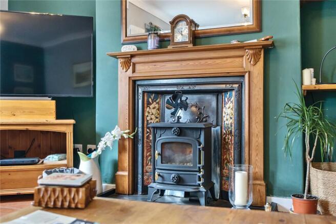 4 bed House for sale Image 8