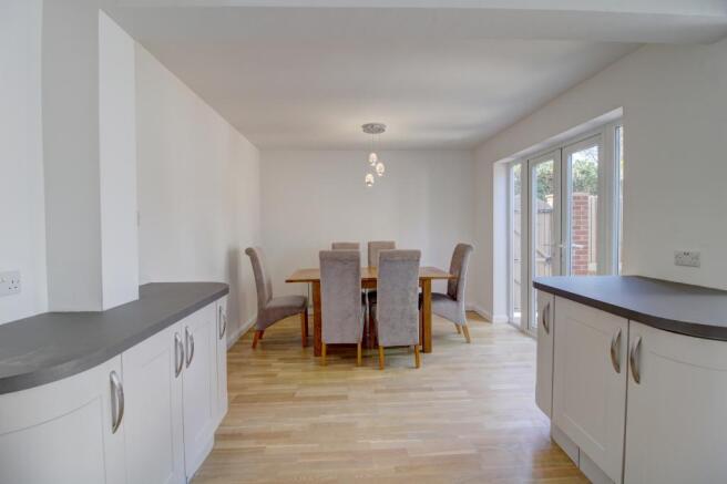 Kitchen2.jpg
