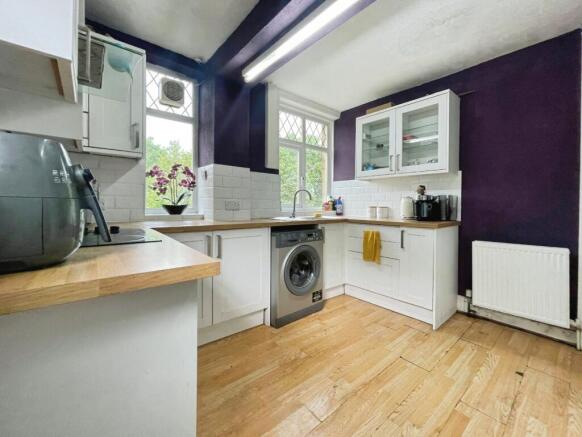 3 bed Semi-Detached for sale Image 7