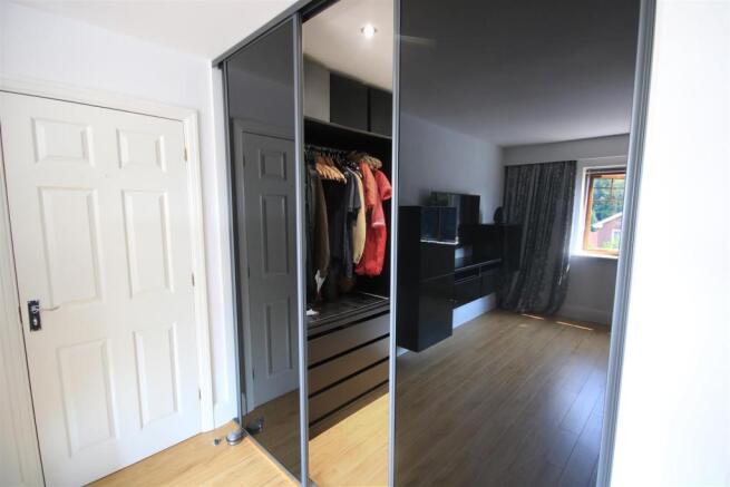 WALK IN WARDROBE