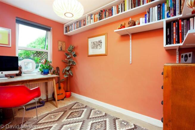 bedroom2.jpg