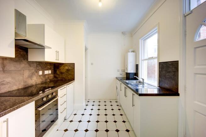 Kitchen  (2)