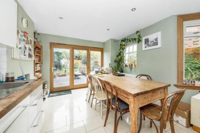 Dining area/kitchen
