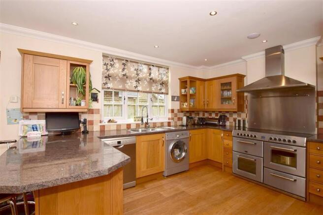 Kitchen/ Dining Area