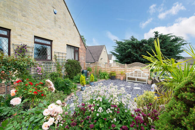 2 bed Bungalow for sale Image 12