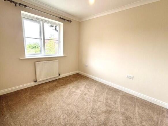 2 bed Apartment to rent Image 10