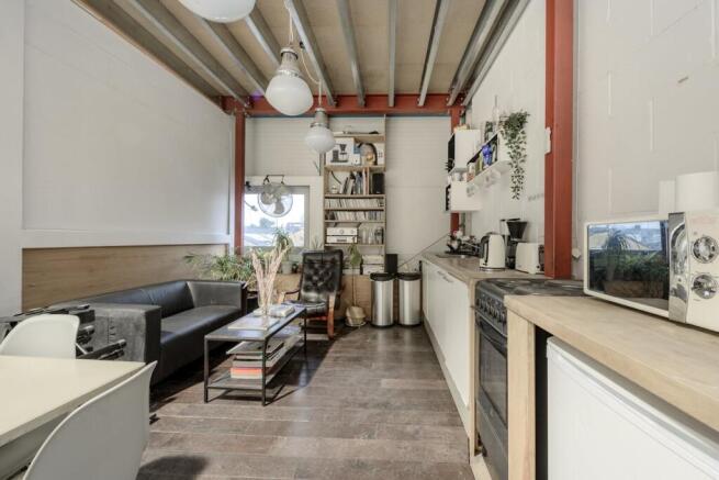 40 cromwell ind est-4518.jpg