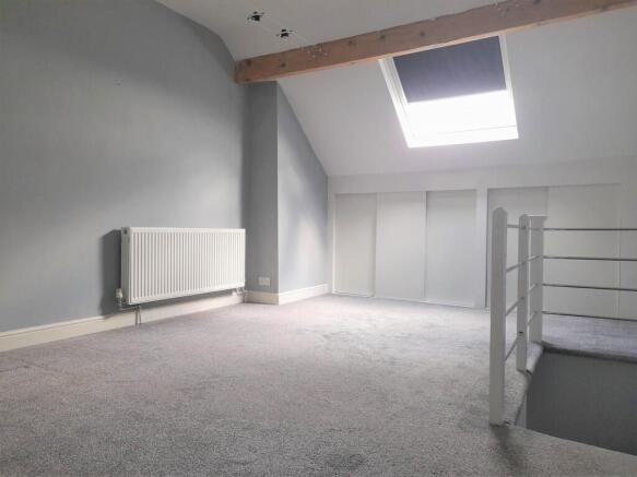 3 bed Terraced to rent Image 6