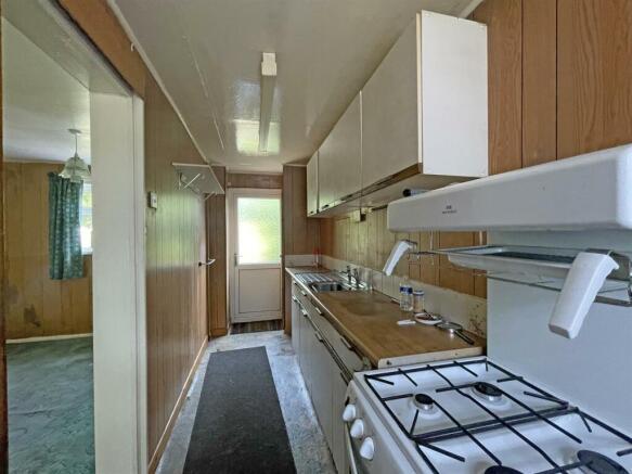 Berwick Avenue - Kitchen...jpg