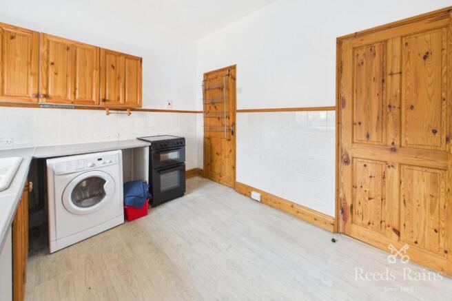 2 bed Terraced to rent Image 5