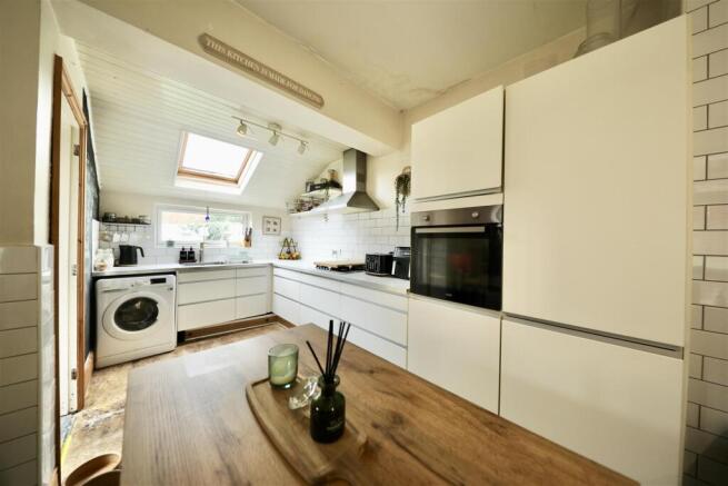 3 bed Terraced for sale Image 12