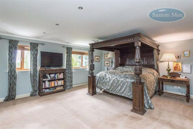 MASTER BEDROOM SUITE