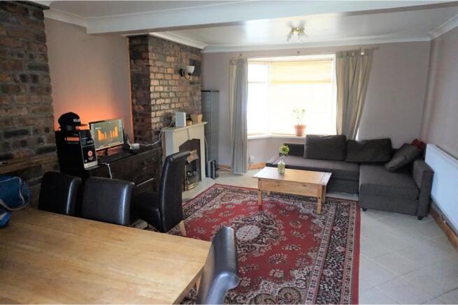 Lounge/Dining Room