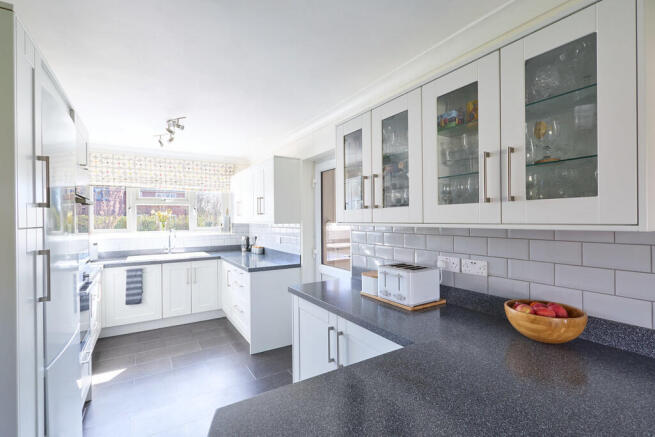 20_Hall_Lane_Burw...