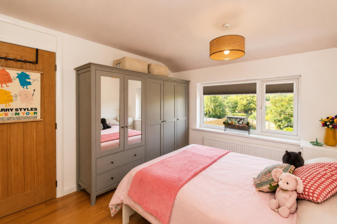 3 bed Semi-Detached for sale Image 9