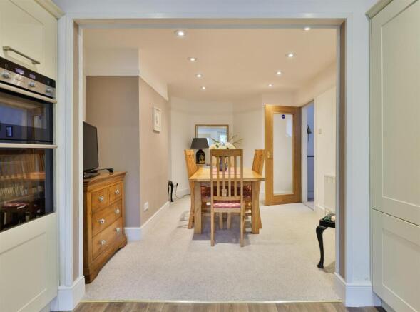 3 bed Semi-Detached for sale Image 4
