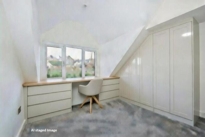 5 bed Detached for sale Image 12