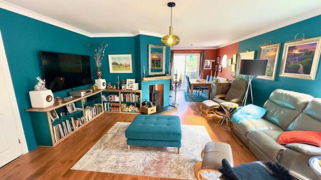 Lounge/Dining Room