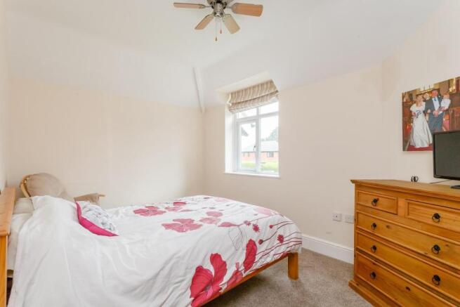 8393811-interior11v.jpg