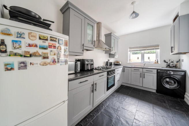 2 bed Terraced for sale Image 7