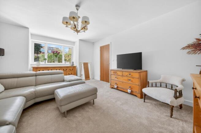 4 bed Detached for sale Image 9