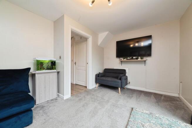 4 bed Detached for sale Image 4