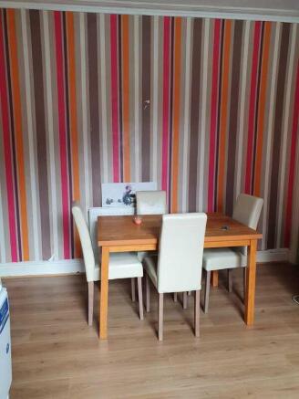4 bed Terraced to rent Image 7