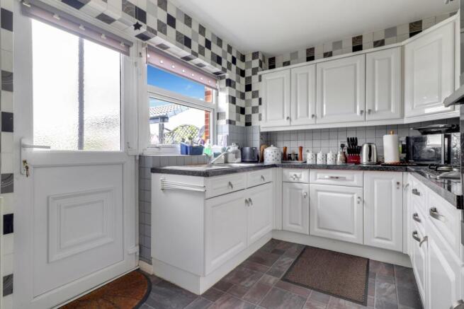 3 bed Semi-Detached for sale Image 10