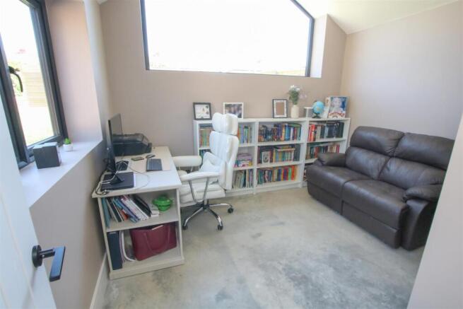 GROUND FLOOR OFFICE / BEDROOM 4
