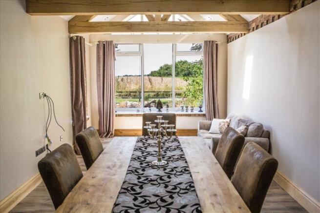 Lounge/Dining Room